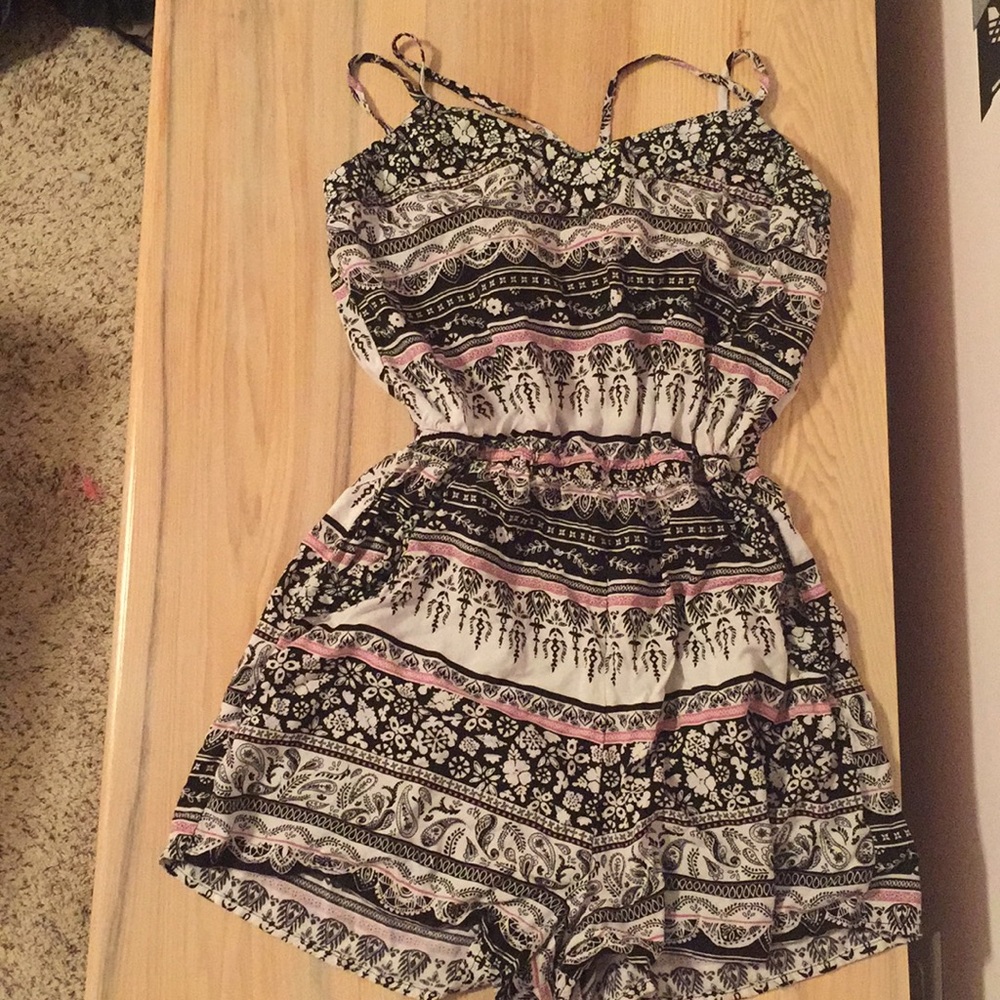 Size small Mudd romper.